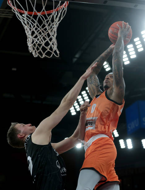 这些人物在 这些人物在