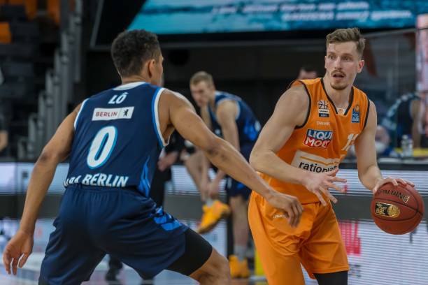 广泛讨论 广泛讨论